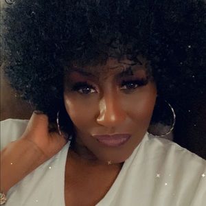 Meet your Posher, Yolanda